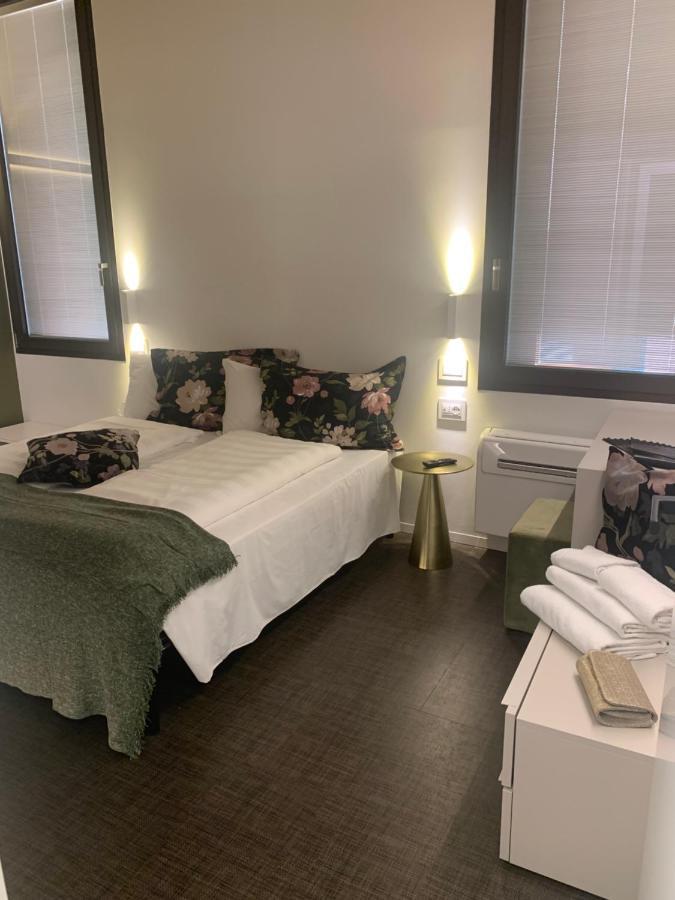Two-Bedroom Apartment Ducale Due Calle degli Albanesi Castello 4249,1262981800:JPEG